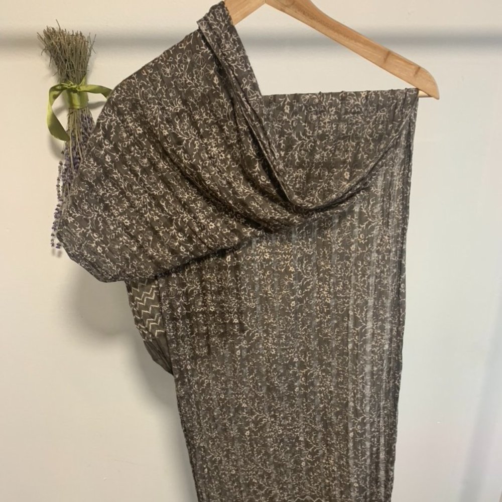 Cotton gray scarf